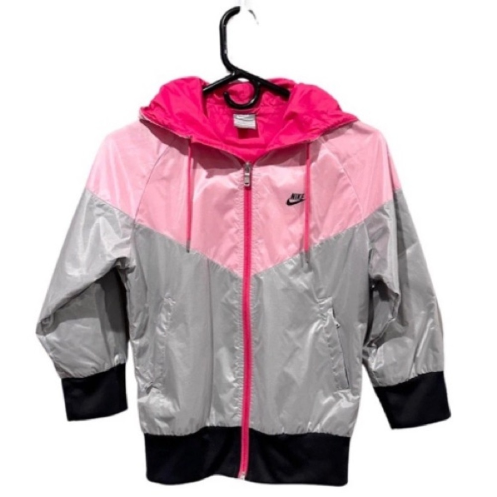 NIKE WOMENS 3/4 SLEEVE WINDBREAKER NWOT